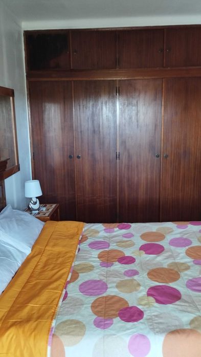 Quarto para arrendamento anual