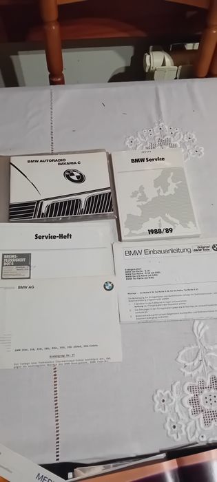 Zestaw książek wielu aut zagranicznych , prospektów, karty gwarancyjn