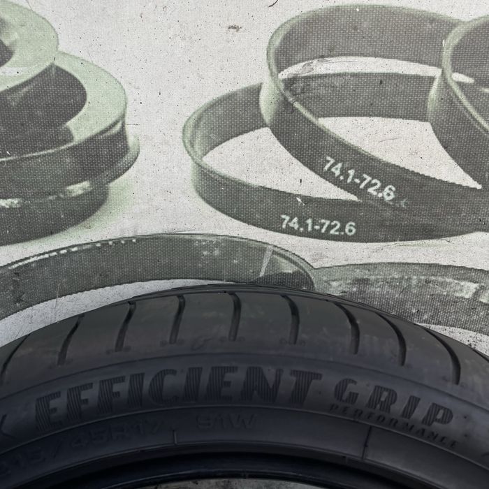 Летние шины  215 45 17 Goodyear