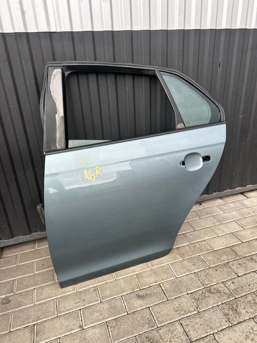 Двері VW Jetta 5 LF6A дверка передня задня Джета 5 седан дверь