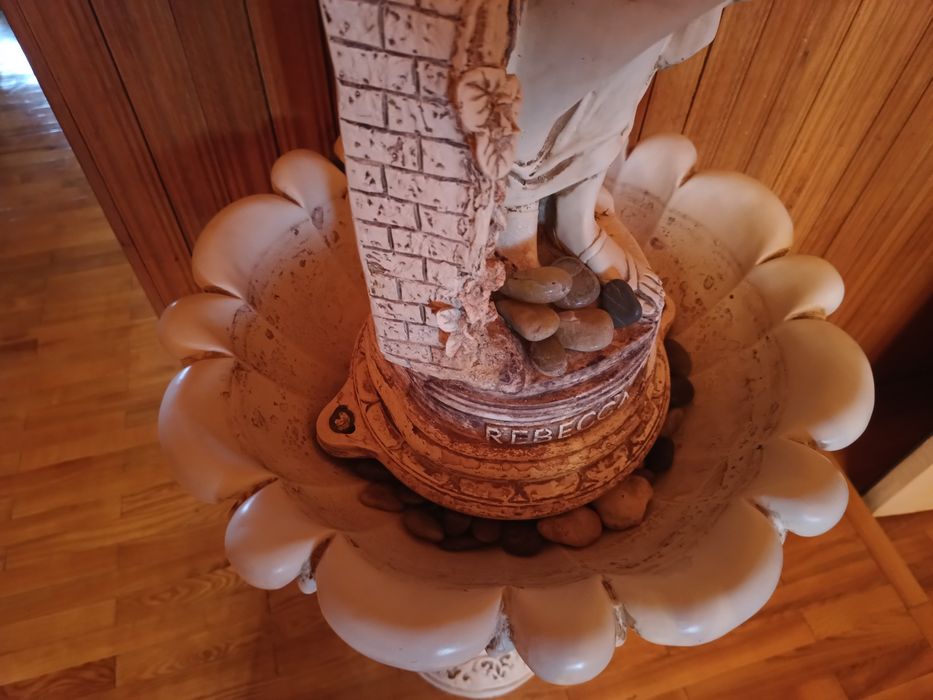 Продам скульптуру Rebecca