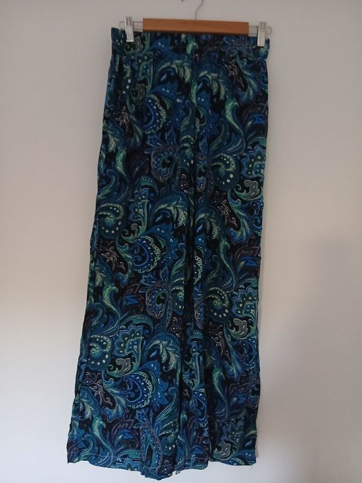 Roupa diversa nova