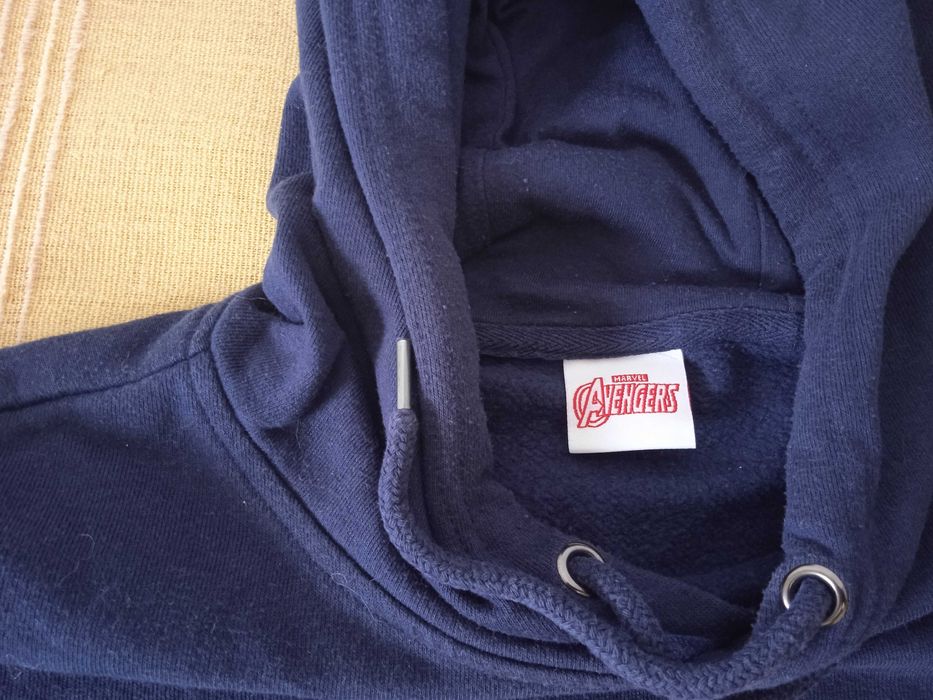 2 sweatshirts Marvel e Pull and Bear