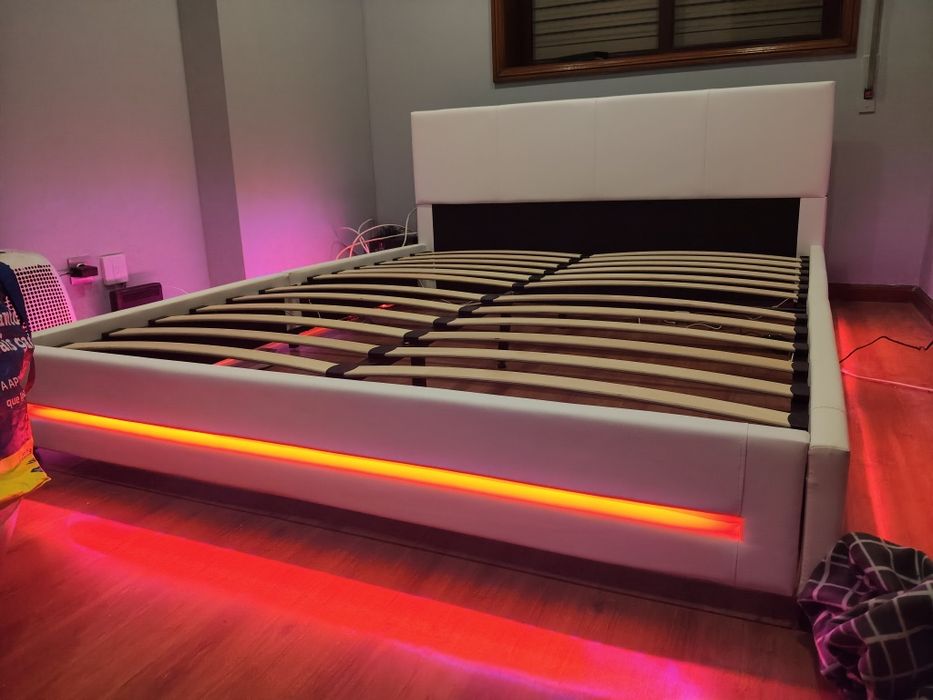 Cama nova 160x200 com leds sem colchão