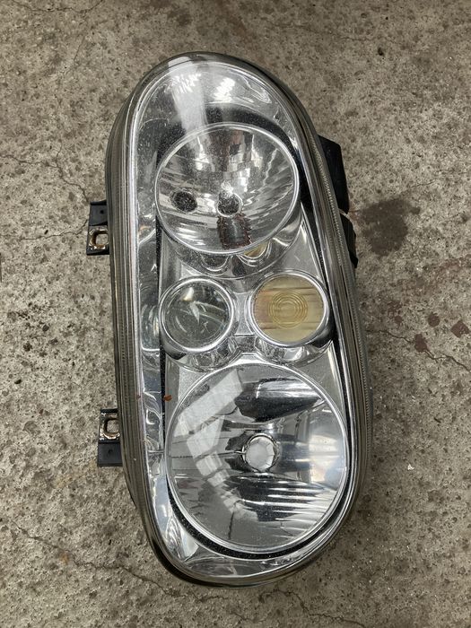 VW Golf IV 4 - lampa przód lewa prawa