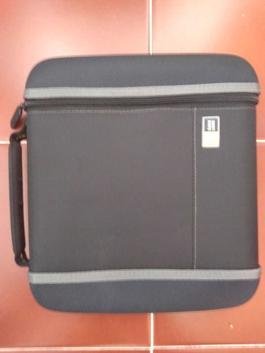 Mala semi-rigida Case Logic