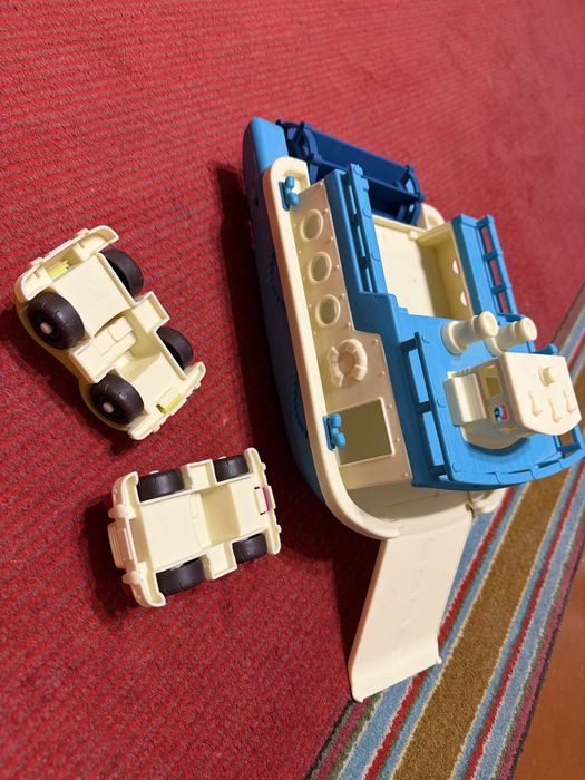 Продам машинку battat