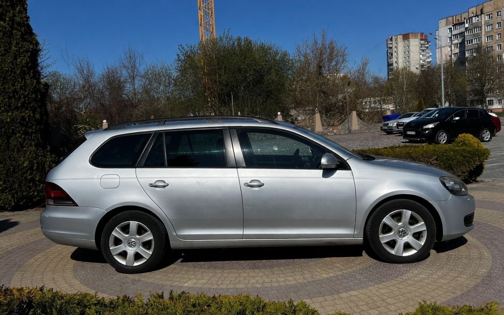 Автомобіль Volkswagen golf 6 Variant 1,6 TDI 2011