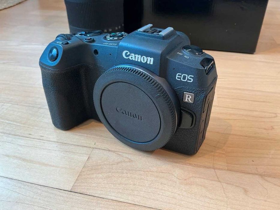 Canon EOS RP z obiektywem RF 24-105 F4-7.1 IS STM zestaw 2