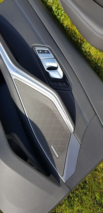 Wnętrze fotele  środek BMW G20 LCI M-pakiet