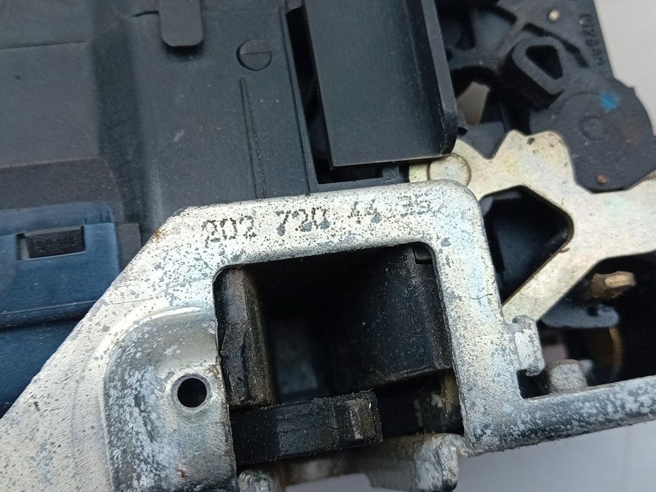 Fechadura / fecho porta frente direito MERCEDES-BENZ Classe E Carrinha