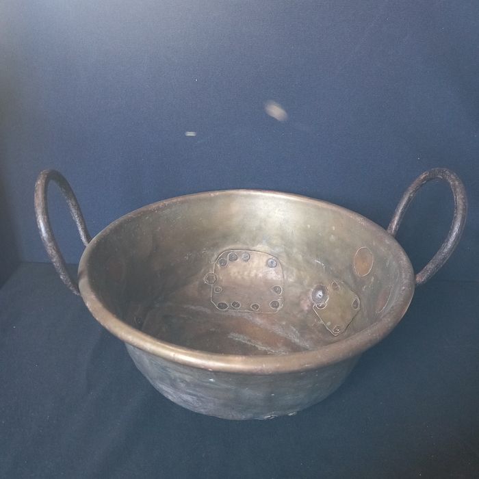 Tacho antigo em latão