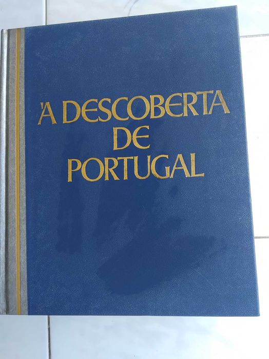 1 Livro de Viagens: À Descoberta de Portugal -SRD