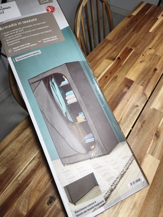 Roupeiro tecido novo