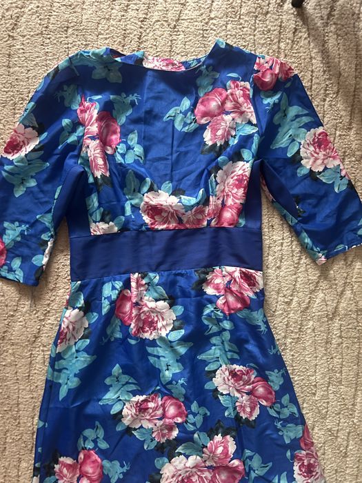 Нарядное длинное платье синего цвета