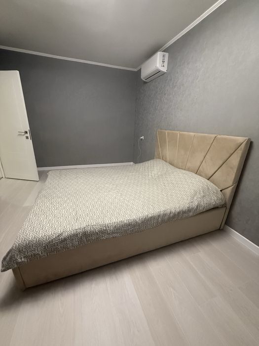 Ліжко з матрасом