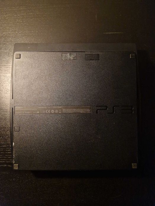 PS3 Slim 320GB C/ Comando e FIFA 13 - 50€