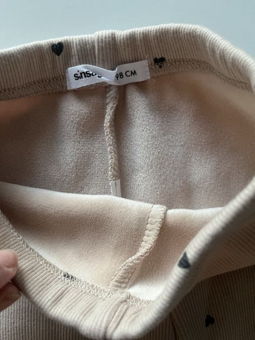 Sinsay legginsy ocieplane serduszka bez 98 nowe bez metki