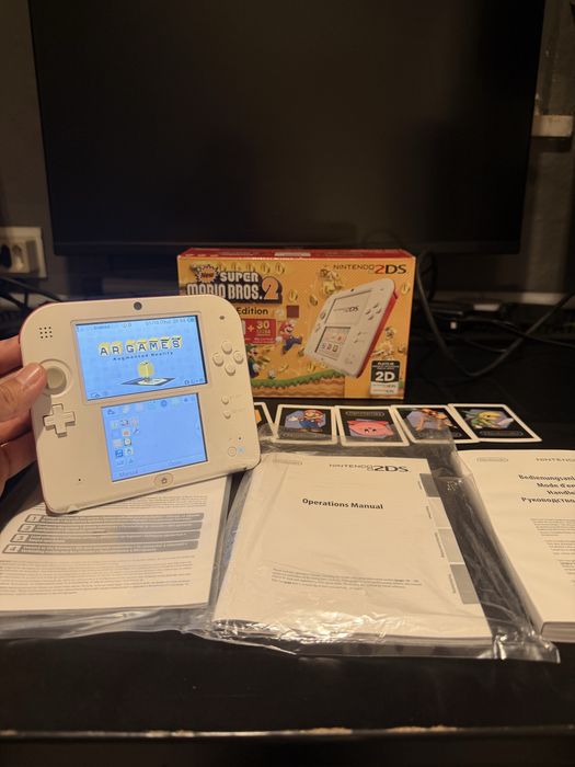 Nintendo 2DS Special Edition New Super Mario Bros. 2