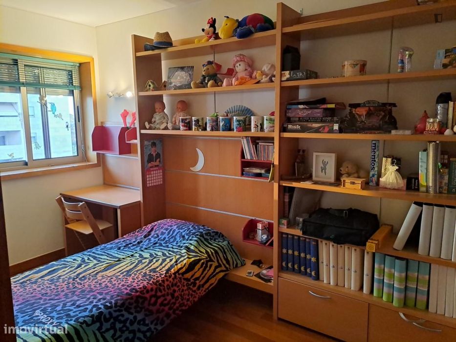Quarto - localizado em Lumiar Lisbon