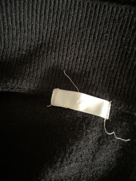 Dzianinowa sukienka czarna sweterkowa z kołnierzykiem