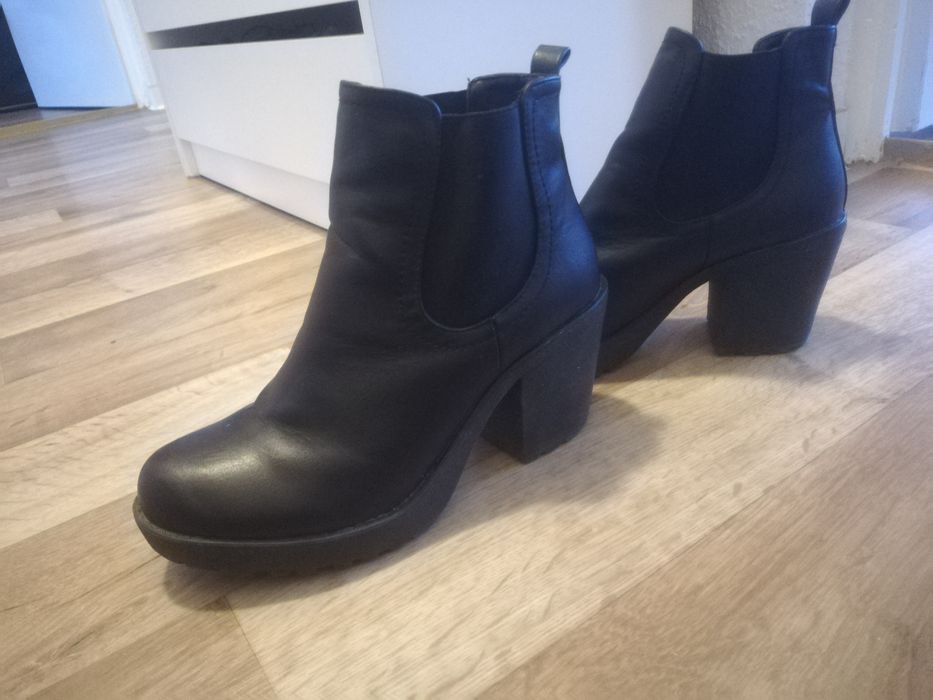 Botki na obcasie