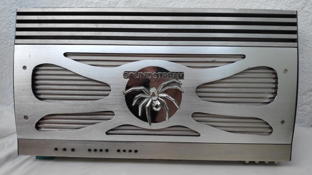 Продам автомобильный четырёх кональный  усилитель звука Soundstream TR