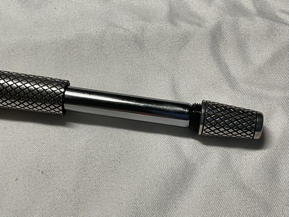 Caneta tinteiro em prata da Sheaffer