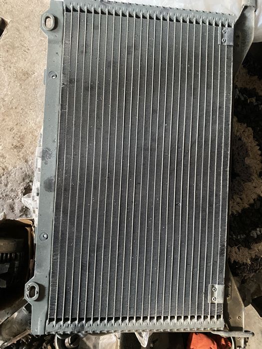 Радіатор кондиціонера Mercedes