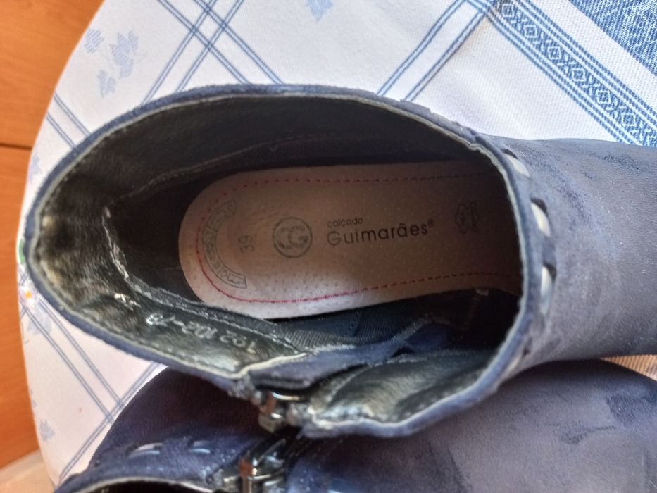 Botin de senhora em camurça azul, tam 39