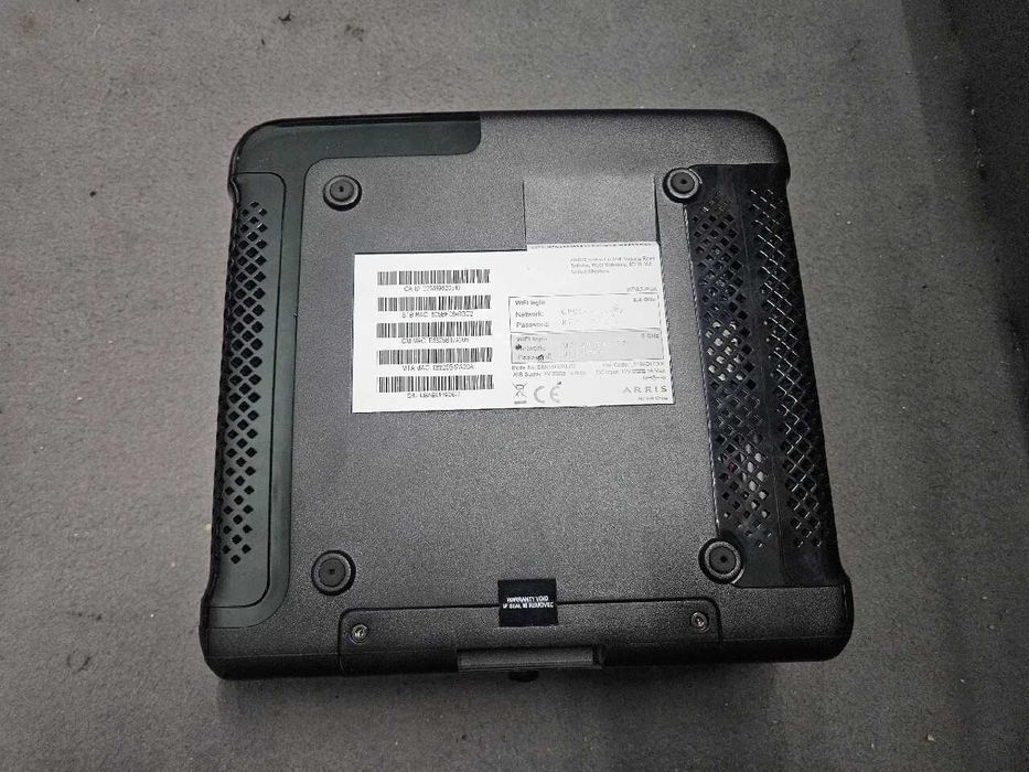 Dekoder ARRIS DMC7002KLG + Pilot