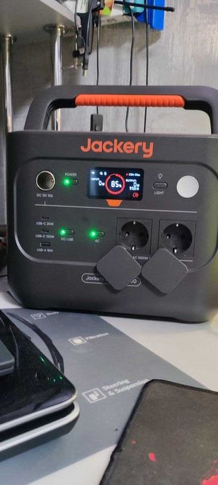 Продам зарядну станцію Jackery Explorer 1000V2 / 1500 Вт / 1070 Вт⋅год / LiFePO4 (21-0001-000221)