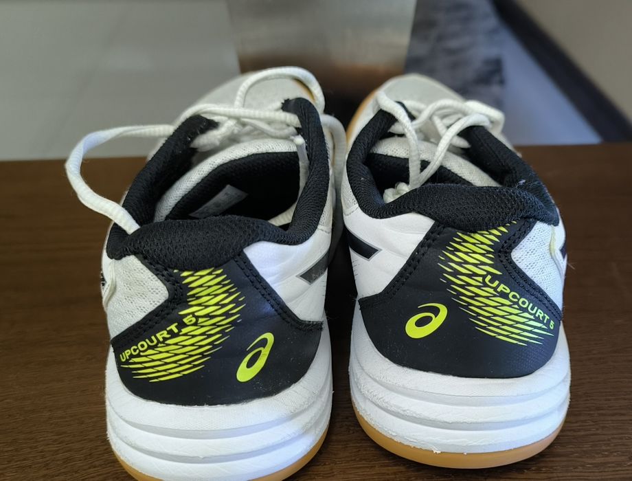 Buty Asics Upcourt 5 do siatkówki,na halę. Rozm. 39 24,5cm