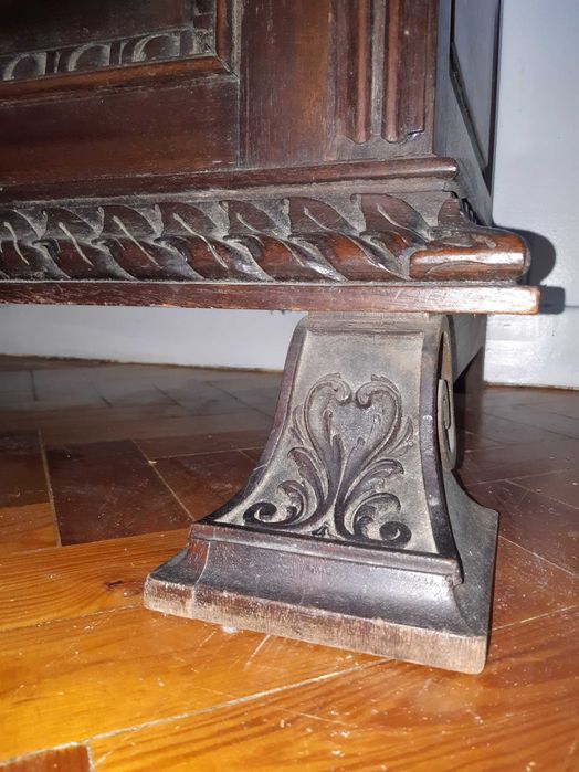 Roupeiro de 2 portas em madeira