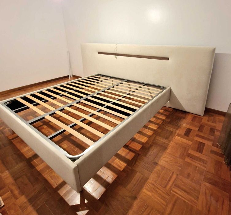 Camas de Casal Estofadas de Luxo 689€ Disp. em Várias Cores! 190x140m!