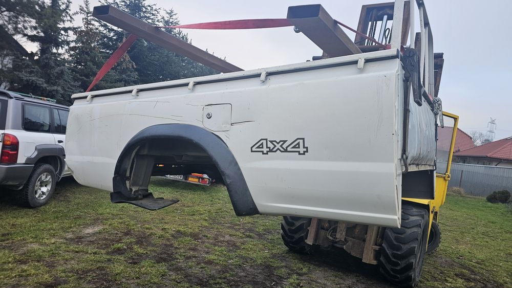 Nissan Navarra/Pickup paka zabudowa tył d22