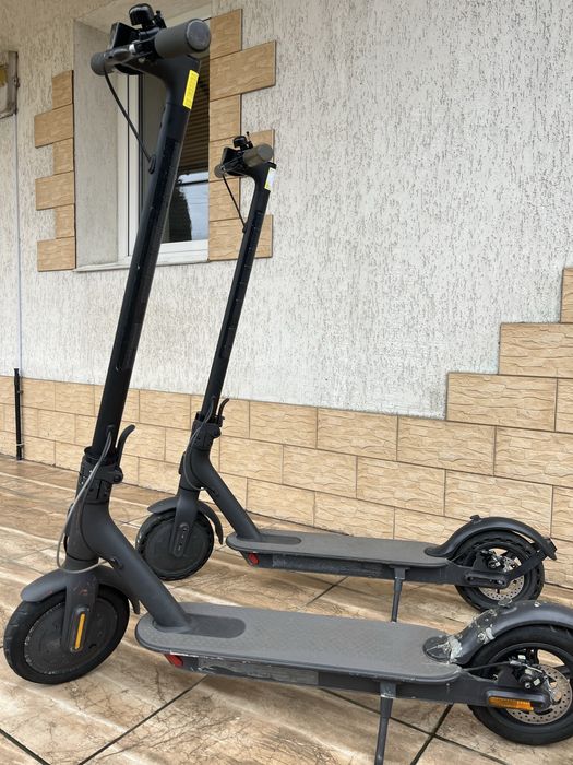 Срочно 2 самоката Xiaomi Mi Essential