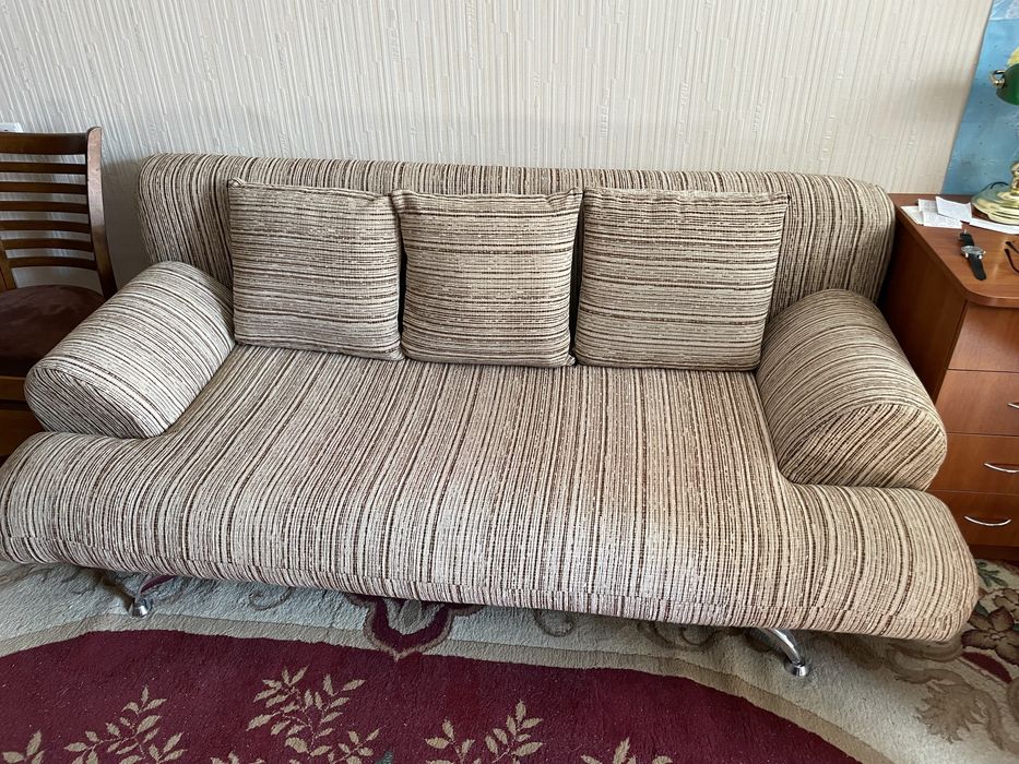 Диван б/в єврокнижка