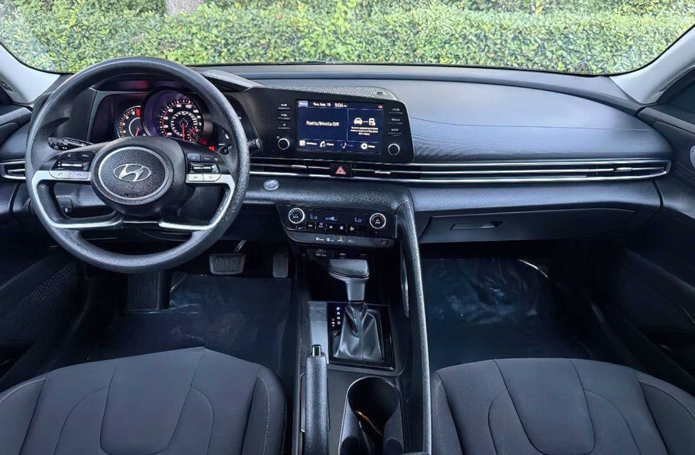 Hyundai Elantra SEL      2022