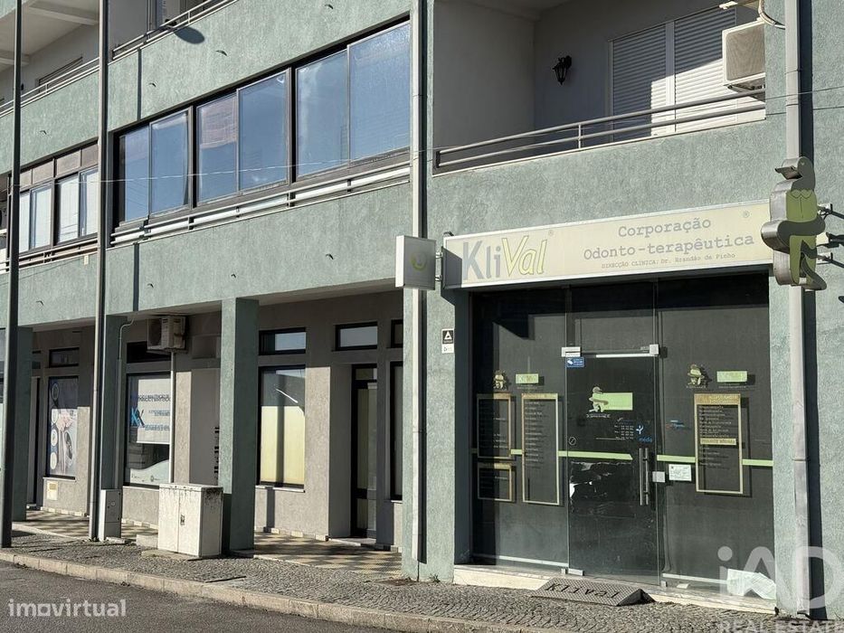 Loja / Estabelecimento Comercial T2 em Valpaços e Sanfins de 226,00 m2