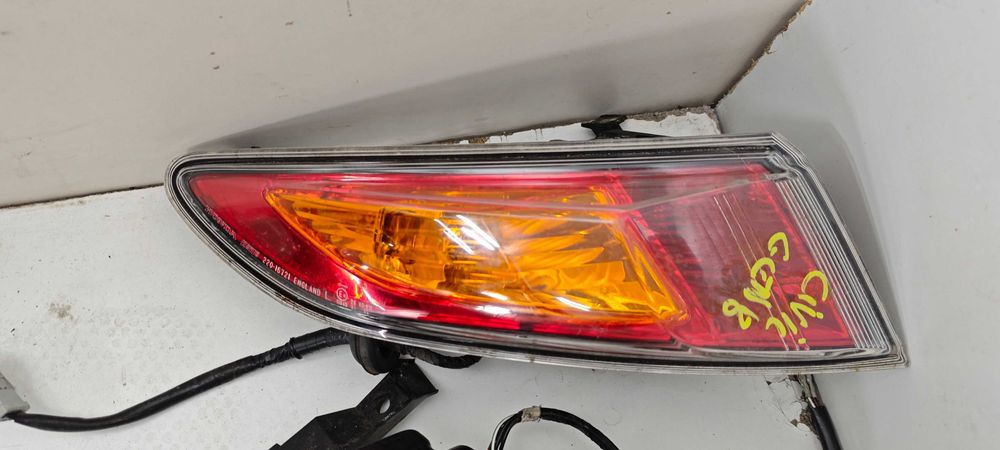 HONDA CIVIC VIII HATCHBACK 06-11 ROK Lewa i Prawa Lampa lewy i prawy tył