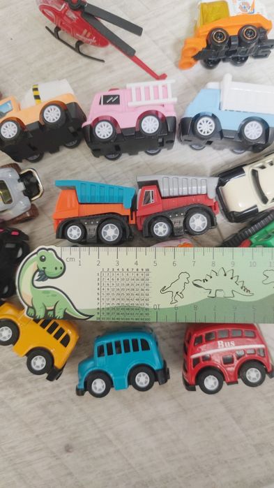 Набір машинок 18 шт маленькі металеві та пластикові