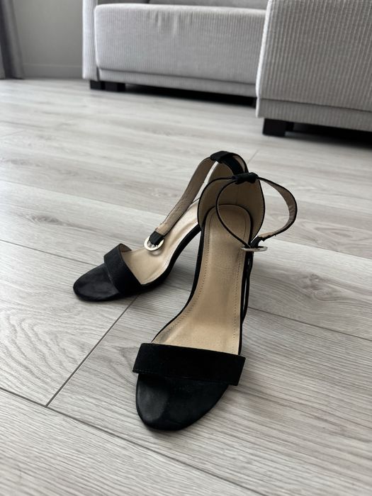 Босоніжки на підборах чорні / босоножки на каблуку