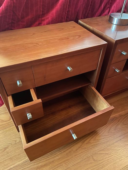 Conjunto camas de solteiro de cerejeira