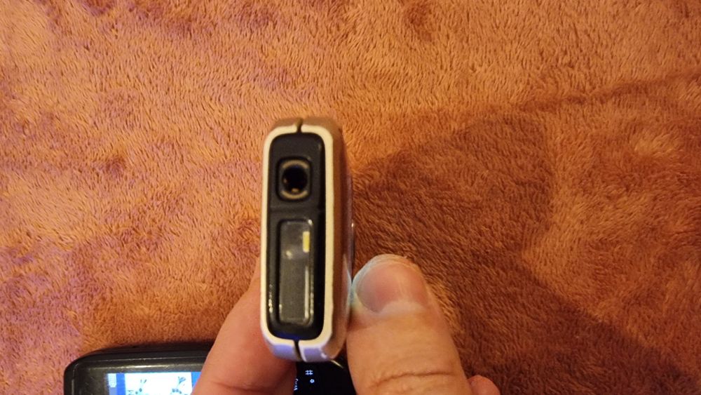 Dois Telemóveis Nokia 1800 (Preto e Prata) RETRO