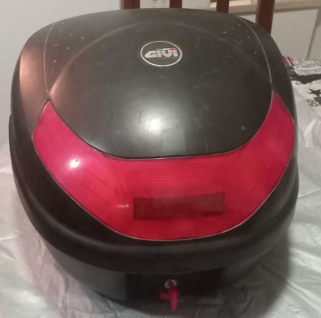 Mala GIVI e cadeados fortes para Motos