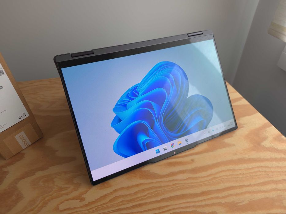 Portátil Yoga 7 2-in-1 Gen 9 (14'' AMD) OLED - 1TB NVME - USB4 - TouchScreen - Ryzen 7 - 780M