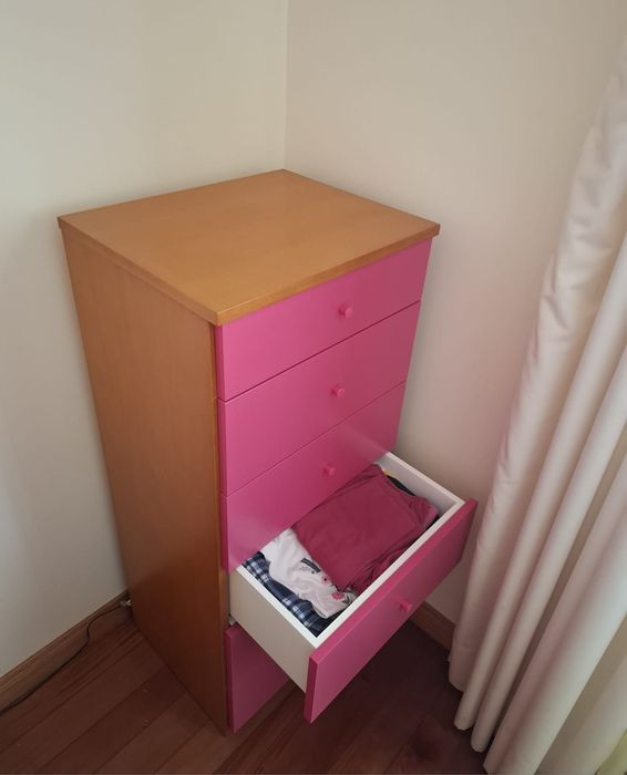 Mobília Criança ou Adolescente Cor de Rosa