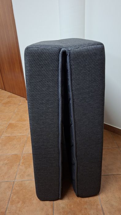 Colchão de cama dobravel.