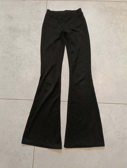 Spodnie dzwony Gina Tricot